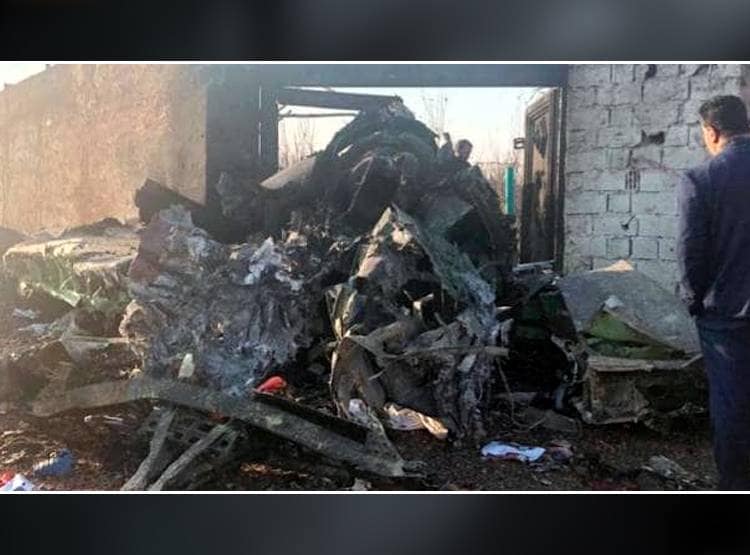 आसमान में धमाका और 33 सेकंड में विमान के उड़े परखच्चे, VIDEO