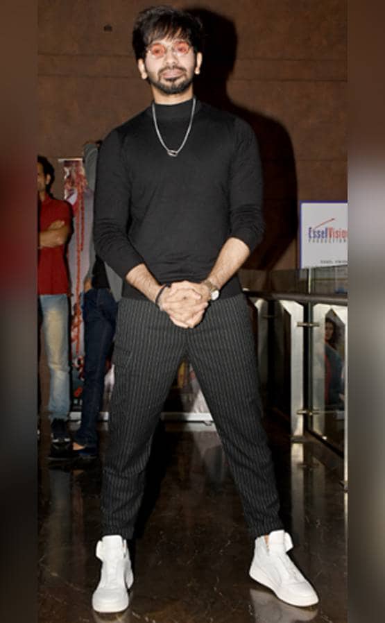 'सब कुशल मंगल' की स्क्रीनिंग में पहुंचें स्टार्स, श्रद्धा-भूमि भी आईं नजर