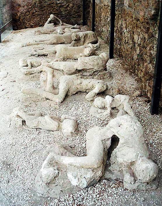 नई खोज! ज्वालामुखी के लावे से पिघल गया था इंसान का दिमाग, बन गया शीशा