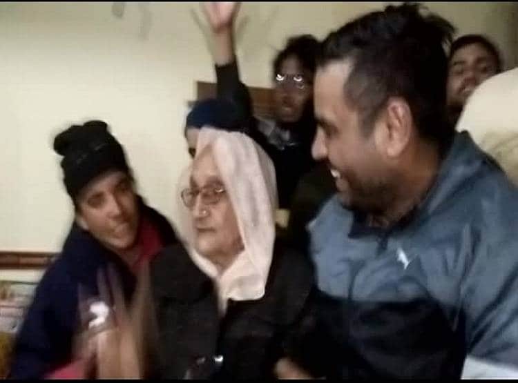 97 साल की उम्र में चुनाव मैदान में उतरी, सभी को हराकर बनी सरपंच