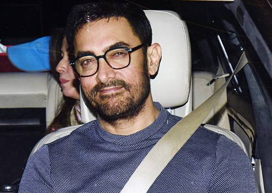 सालों बाद साथ दिखे आमिर खान-उर्मिला मातोंड़कर, स्क्रीनिंग में हुए स्पॉट