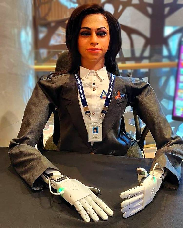 ISRO की ऊंची उड़ान, इसी साल अंतरिक्ष में भारत भेजेगा महिला रोबोट