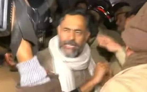 JNU: तस्वीरों में देखें, अंधेरा होते ही कैसे मचा कहर, 25 घायल