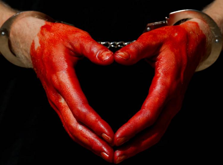 दो टीचर्स को एक लड़की से हुआ प्यार, लव ट्रांएगल में गई दोनों की जान