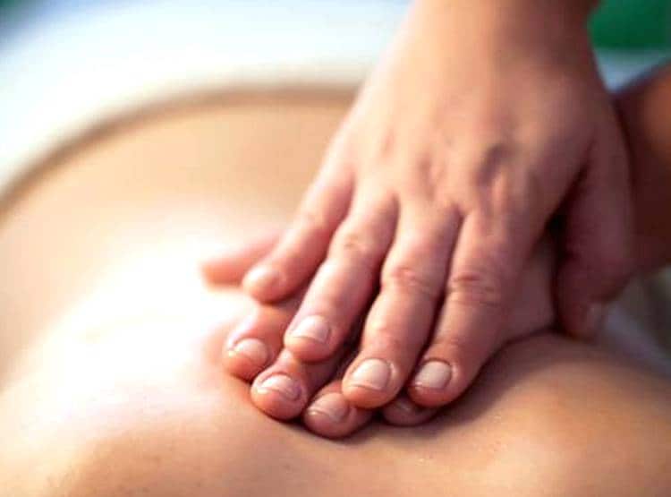 व‍िदेशी मह‍िला होटल में करा रहा थी मसाज, होटल कर्मी ने की छेड़छाड़