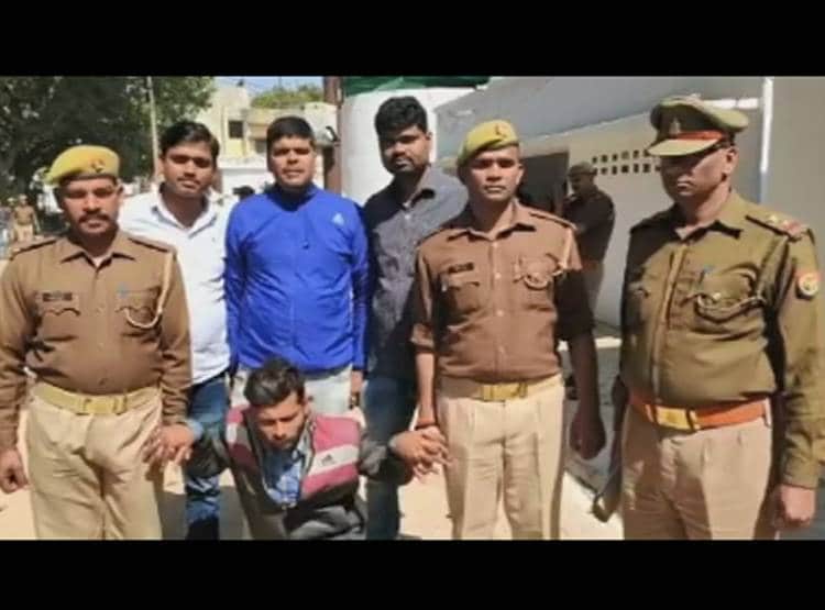 दो टीचर्स को एक लड़की से हुआ प्यार, लव ट्रांएगल में गई दोनों की जान