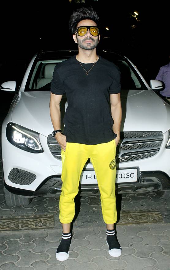 Thappad Special Screening: तापसी की फिल्म देखने पहुंचे ये स्टार्स