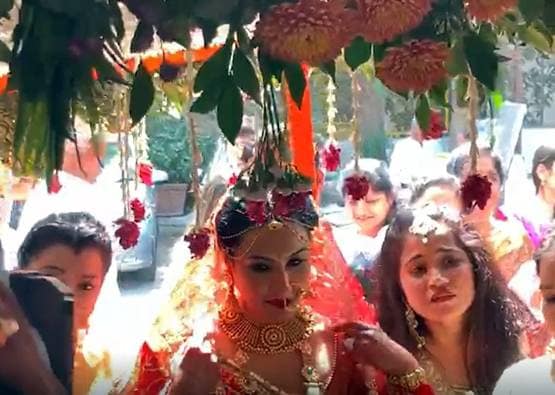 दुल्हन बनीं काम्या पंजाबी, देखें लाल जोड़े में कैसी दिखीं