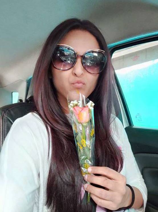 हॉलीडे एन्जॉय करने पर ट्रोल हुईं मधुरिमा, यूजर्स बोले- अकेले घूमोगी क्या?