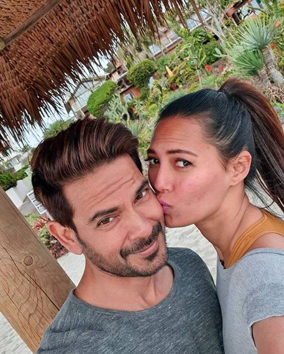 कपिल शर्मा शो से गायब 'चिंगारी', पति के साथ बिता रहीं क्वालिटी टाइम