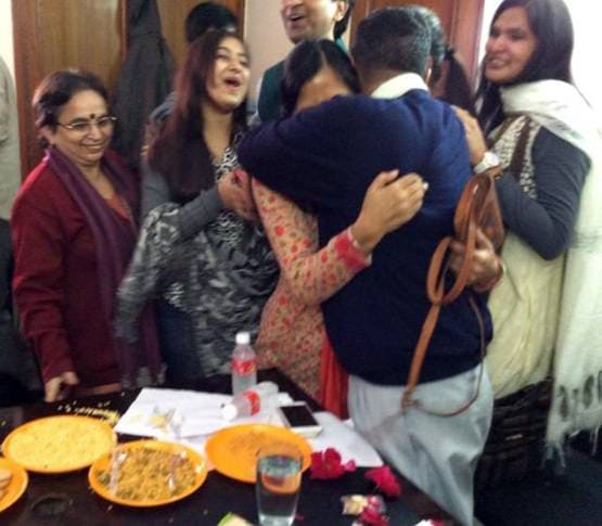 रात के 8 बजे केजरीवाल ने खटखटाया था दरवाजा, बाहर आईं सुनीता, फिर...