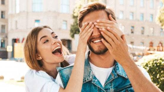 Valentine's Day: पुरुषों से आखिर क्या चाहती हैं महिलाएं?