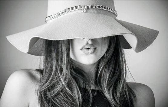 न्यूड फोटोशूट में क्या-क्या होता है, मॉडल ने सुनाई आपबीती