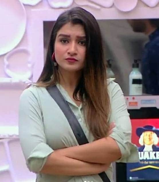 नेशनल TV पर हुई फजीहत, BB13 में इन सेलेब्स को पड़ी सलमान से डांट