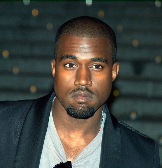 ये एक्टर चुना गया दुनिया का सबसे खूबसूरत पुरुष, ब्रैड पिट को भी पछाड़ा