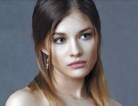 न्यूड फोटोशूट में क्या-क्या होता है, मॉडल ने सुनाई आपबीती