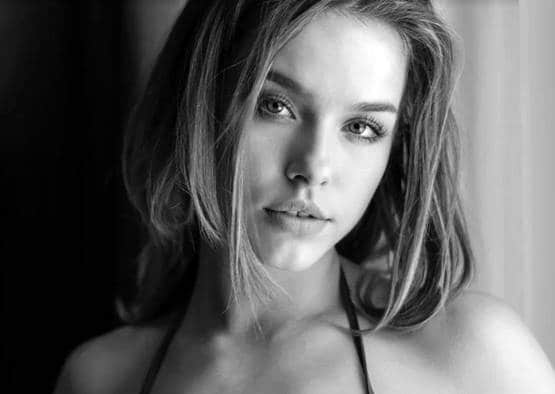 न्यूड फोटोशूट में क्या-क्या होता है, मॉडल ने सुनाई आपबीती