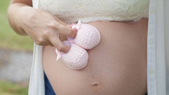 क्या होती है सरोगेसी जिससे शिल्पा शेट्टी बनीं मां