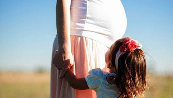 सेक्स करने से युवाओं को रोक रही सरकार, खास वजह से करवा रही इंतजार