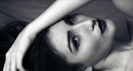 न्यूड फोटोशूट में क्या-क्या होता है, मॉडल ने सुनाई आपबीती