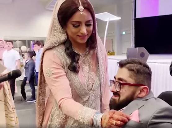 पाकिस्तान में क्यों छाया है छोटे कद का ये शख्स, सलमान जैसे स्टार भी फैन