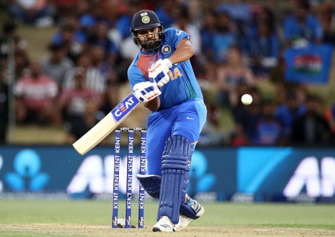 कोहली का रिकॉर्ड तोड़ा और चोटिल हो गए रोहित, वनडे खेलने पर संशय