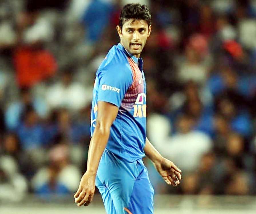 शिवम दुबे ने एक ओवर में लुटाए 34 रन, स्टुअर्ट बिन्नी का रिकॉर्ड तोड़ा