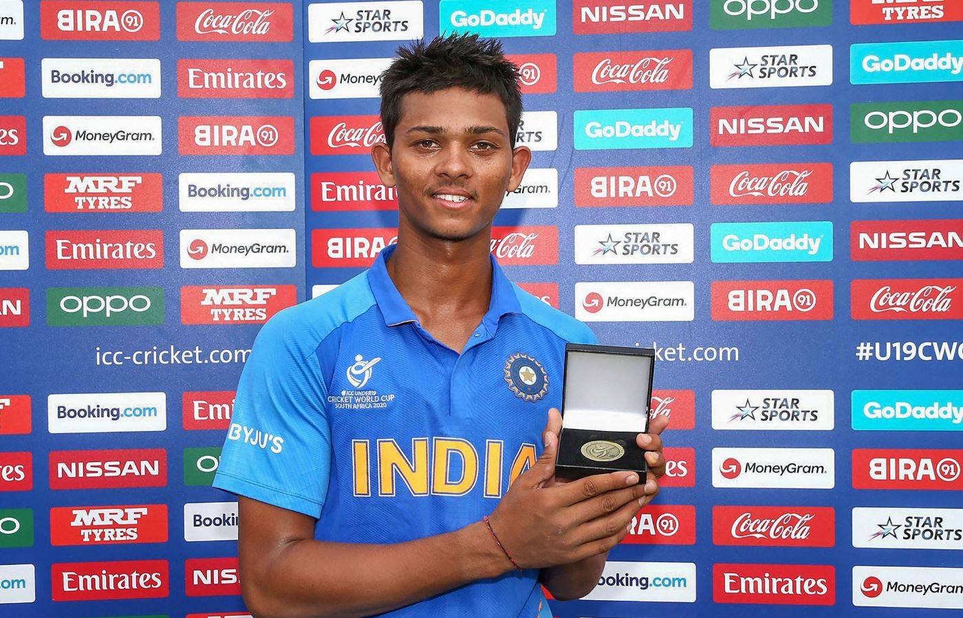 कभी बेचता था गोलगप्पे, शतक ठोक टीम इंडिया के लिए पेश की दावेदारी