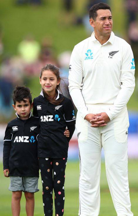 रॉस टेलर की अनोखी 'ट्रिपल सेंचुरी', ऐसा करने वाले दुनिया के पहले खिलाड़ी