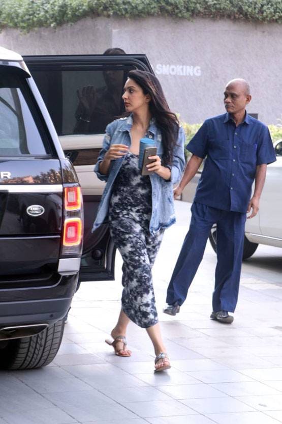 सिद्धार्थ मल्होत्रा के साथ स्पॉट हुईं कियारा आडवाणी, देखें तस्वीरें