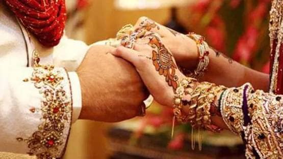 लड़के को हुआ सेक्स वर्कर से प्यार, सब कुछ छोड़कर कर ली शादी