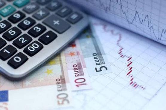 US में 1 घंटे में कितना कमा सकते हैं? भारत से इतनी ज्यादा सैलरी