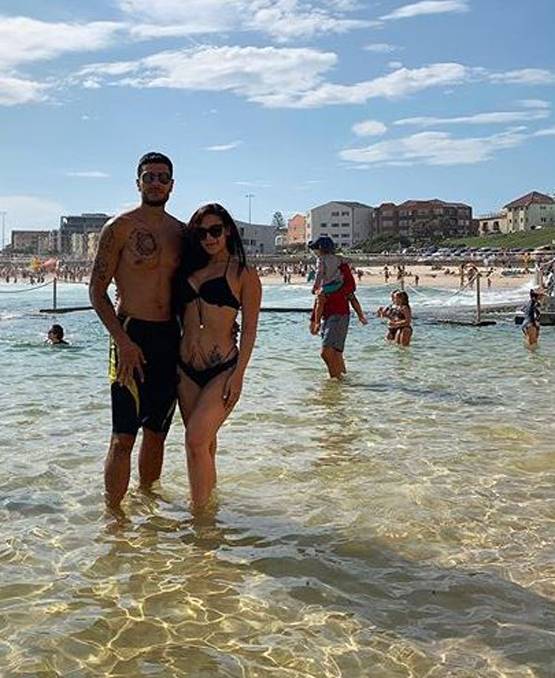 बॉयफ्रेंड संग बोल्ड लुक में नजर आईं टाइगर की बहन, Photos