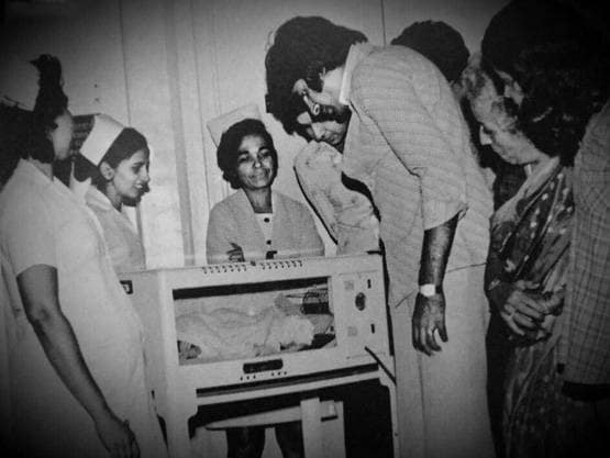 44 साल के हुए अभिषेक बच्चन, देखें एक्टर के बचपन के अनदेखे पल