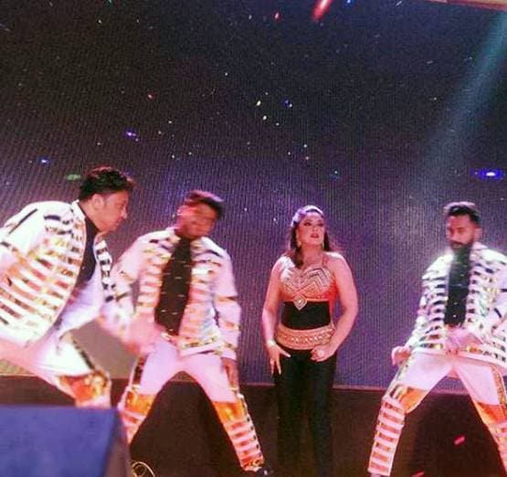 सालों बाद स्टेज पर तनुश्री की वापसी, वायरल एक्ट्रेस की डांस परफॉर्मेंस