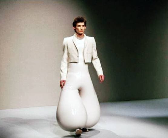 ये कैसा फैशन! पुरुषों के लिए आए गुब्बारे से भी ज्यादा फूले ट्राउजर्स