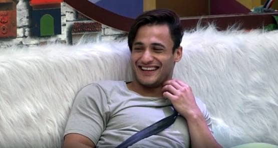 BB13: आसिम से बोले सलमान- लड़की भाव नहीं दे रही, तुम पीछे ही पड़े हो...