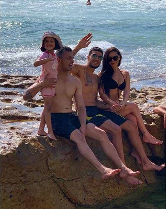 बॉयफ्रेंड संग बोल्ड लुक में नजर आईं टाइगर की बहन, Photos