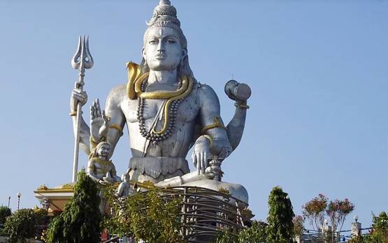 Maha Shivratri: शिवलिंग पर भूलकर भी ना चढ़ाएं ये 8 चीजें