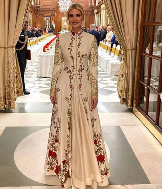 US पहुंच इवांका ने शेयर की तस्वीर, लोगों ने पकड़ी 'गलती'