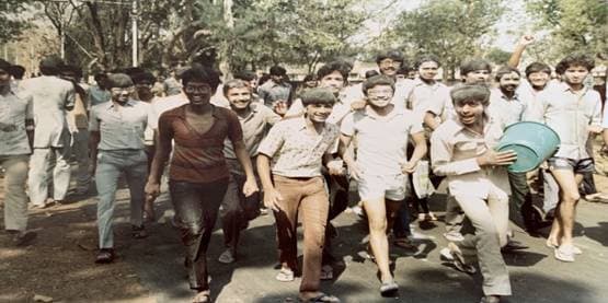 अफसर से समाज सेवा, फिर बनाई AAP, रोचक है आम आदमी तक पहुंचने का ये सफर