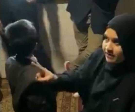 गुपचुप कर रहा था तीसरी शादी, पहली पत्नी पहुंच गई वेन्यू और...