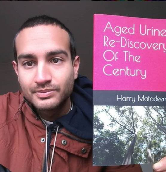 4 साल से अपना पेशाब पी रहा शख्स, उम्र थम जाने का कर रहा दावा