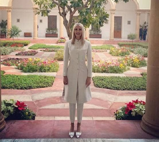 इवांका ने पहना सोने के तारों से जड़ा अनारकली सूट, PHOTOS