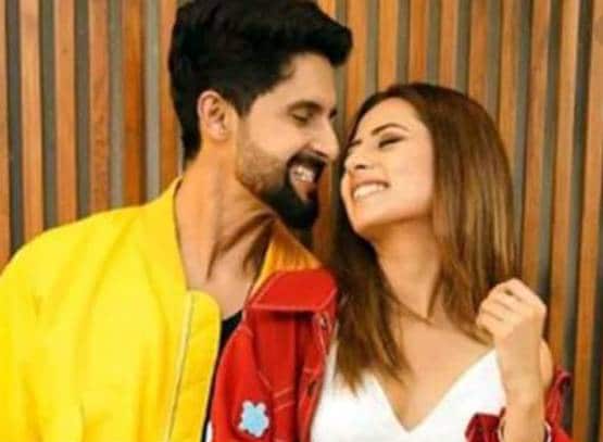 नहीं दुनिया का डर! नेशनल टीवी पर स्टार्स ने किया प्रपोज