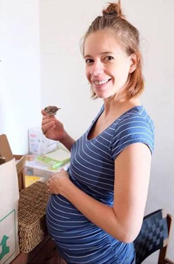 बिना शादी के मां बनीं कल्कि केकलां, घर आई नन्हीं परी