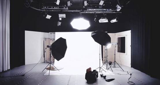 न्यूड फोटोशूट में क्या-क्या होता है, मॉडल ने सुनाई आपबीती