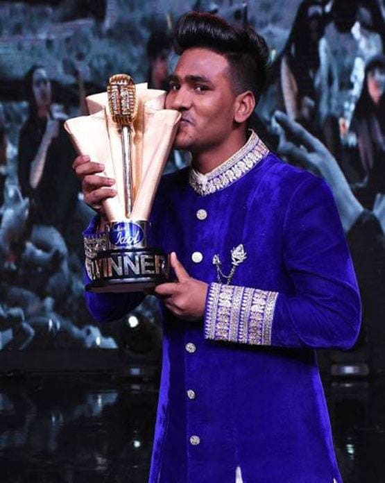 सड़क किनारे जूते पॉलिश कर घर चलाते थे सनी, अब बने इंडियन आइडल 11 के विनर