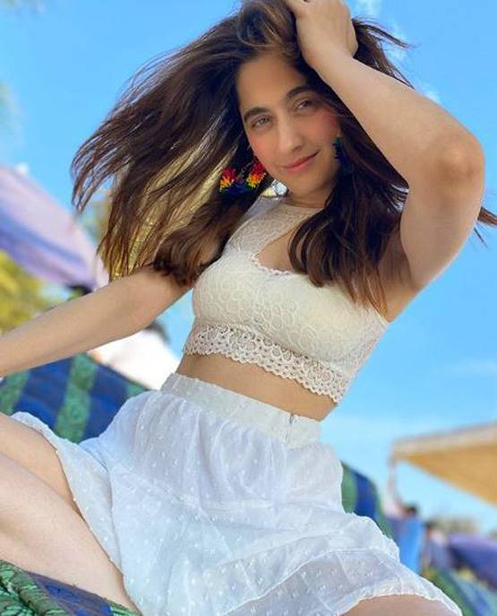 संजीदा शेख ने लहंगे में शेयर की फोटो, लोग बोले- प्रिंसेस लग रही हो