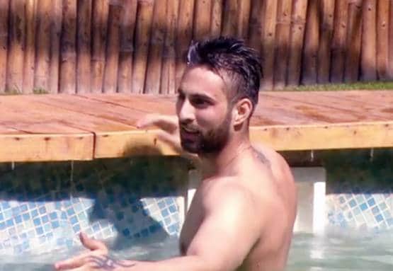 पूल में जसलीन का बोल्ड अंदाज, इस कंटेस्टेंट संग दिखी रोमांटिक केमिस्ट्री